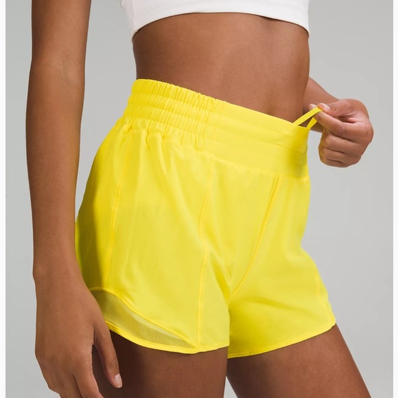 💛LULULEMON HIGH RISE HOTTY HOT SHORT 4”-SONIC YELLOW-6,8,10,12💛 - Picture 3 of 15